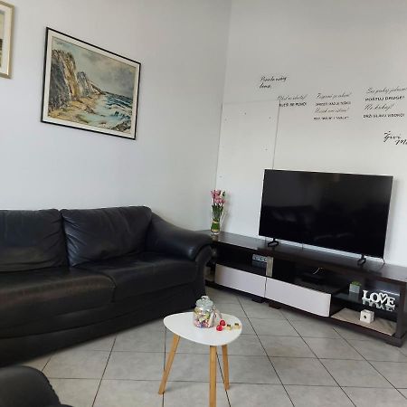 Apartamento Lara & Vito Metajna Exterior foto