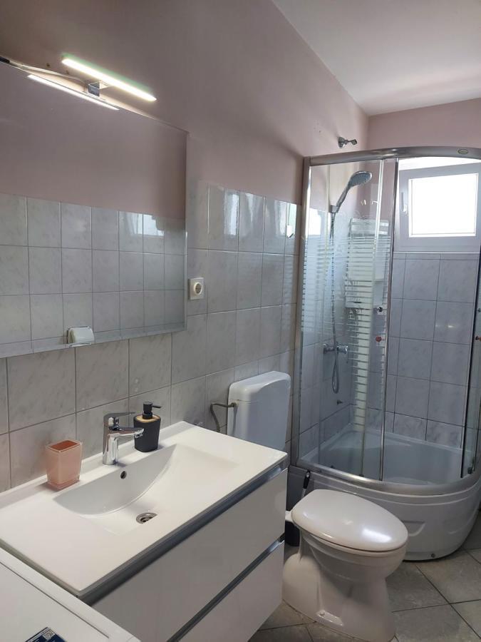 Apartamento Lara & Vito Metajna Exterior foto
