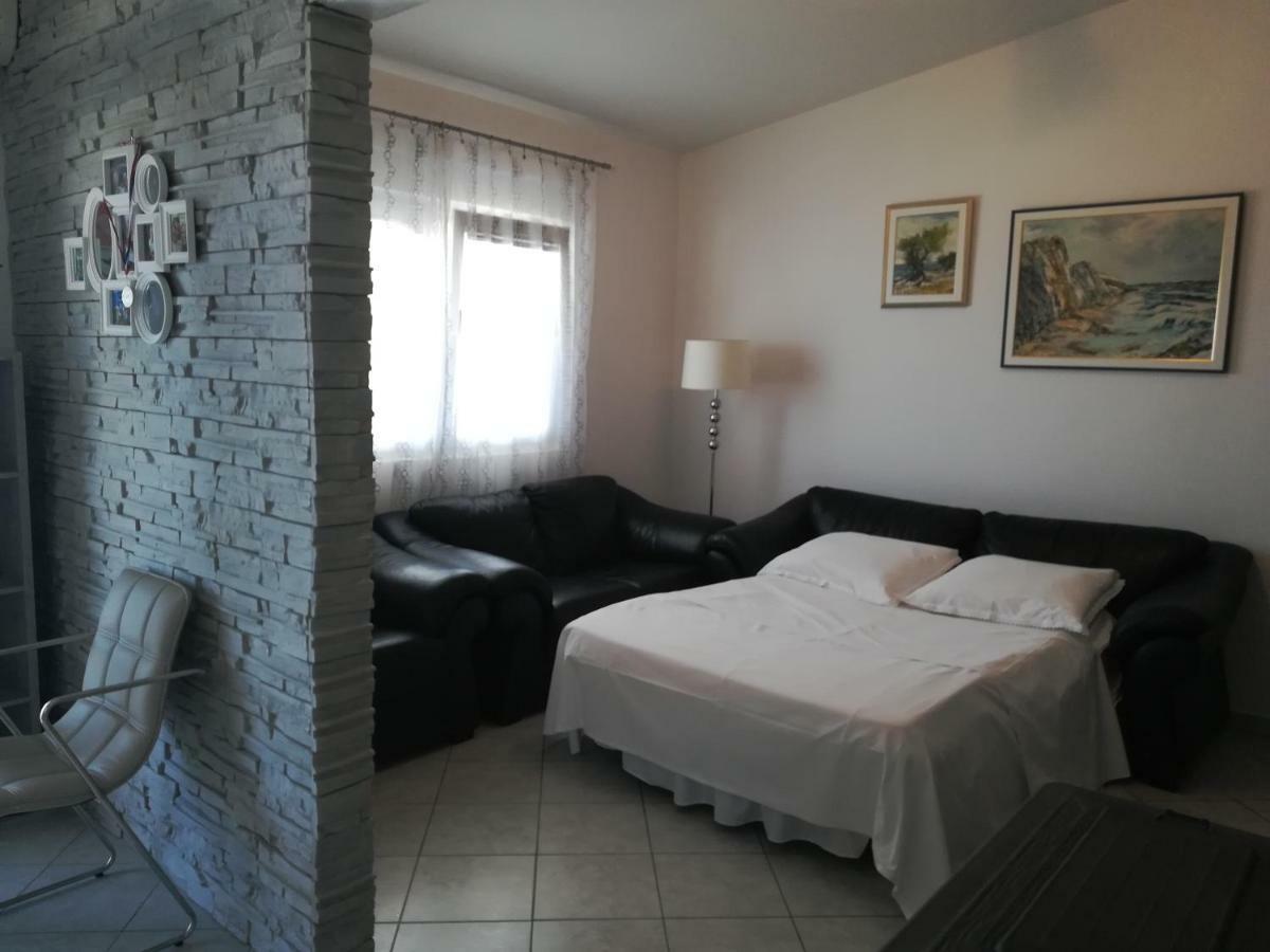 Apartamento Lara & Vito Metajna Exterior foto